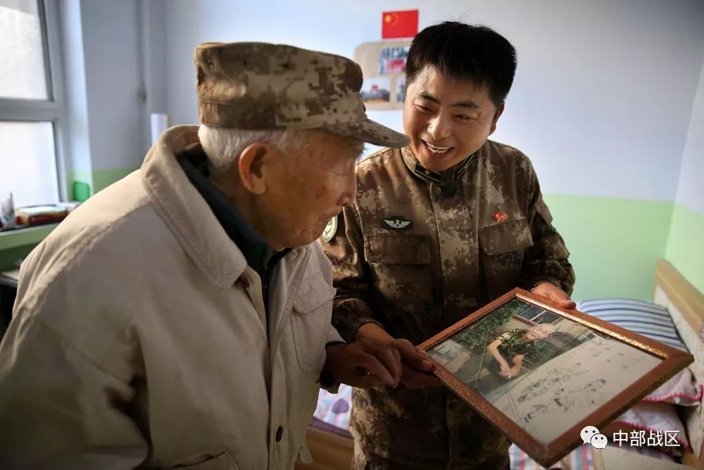 第81集团军某旅:王留杰学雷锋小组深入驻地