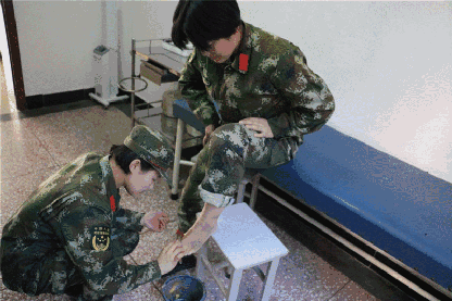 动图丨坚持不下去的时候,总会有人来救你,那就是.