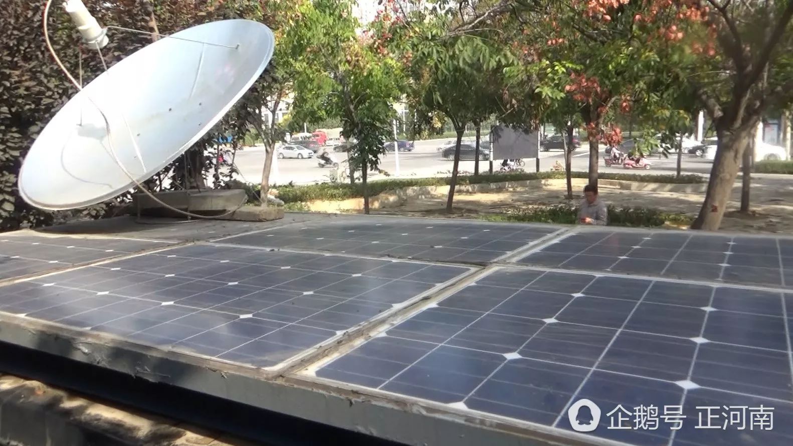 郑州大爷1.5万元自制三轮房车