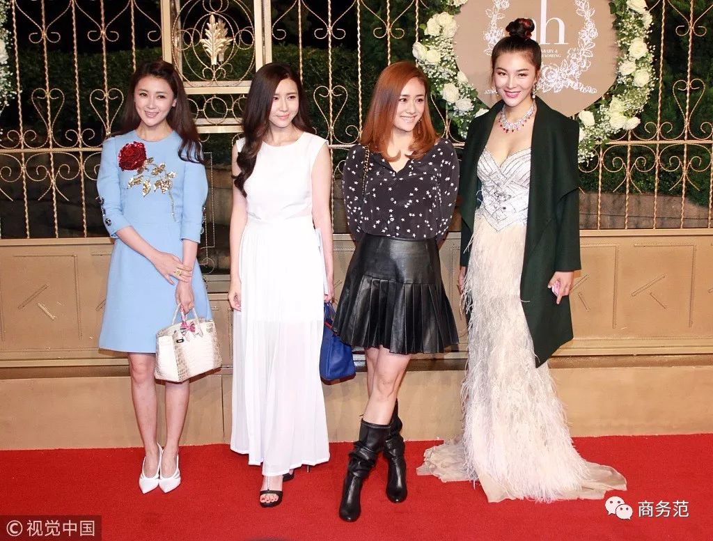 商务范:章子怡参加双宋婚礼被喷，到底穿什么才得体|章子怡|连衣裙|婚纱_新浪时尚_新浪网