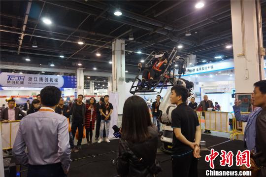 “2017中国机电交易博览会”现场 张煜欢 摄