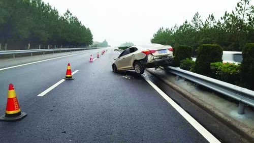 高速路口逆行扣几分图片