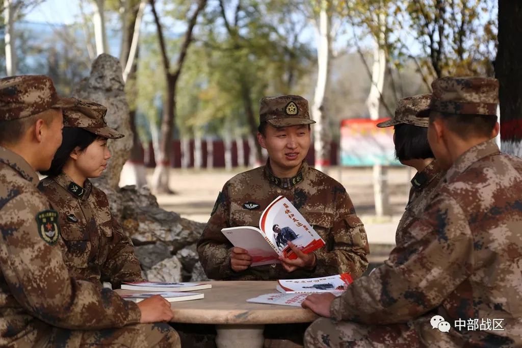 面对走与留,满服役期的大学生士兵们这样说.|刘