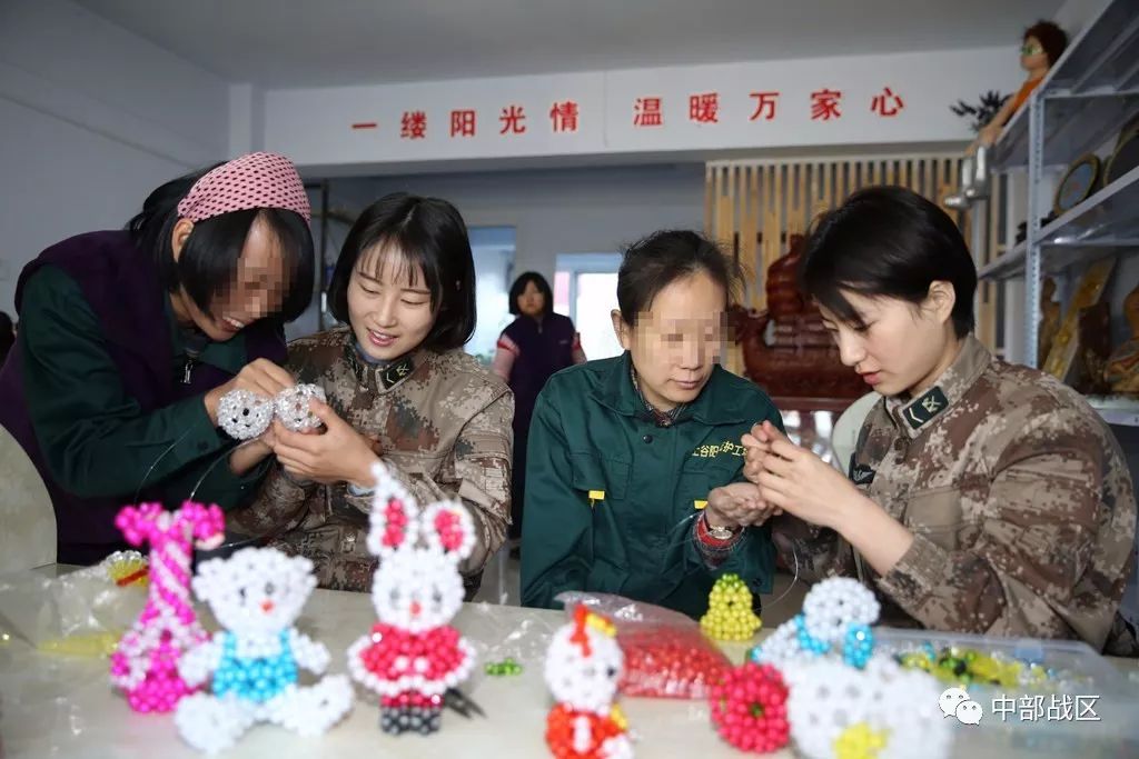 第81集团军某旅:王留杰学雷锋小组深入驻地