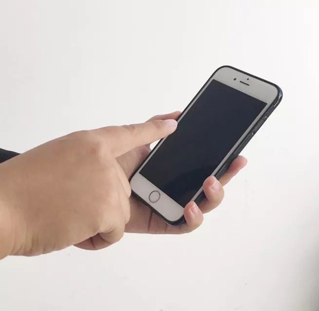 手机怎么老是关机重启 z4gA-fynnnsc4419344.jpg