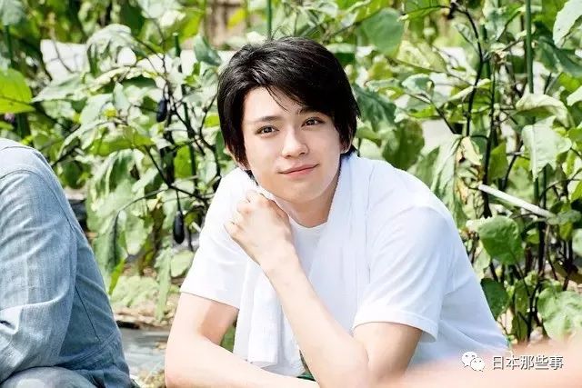 不一样的星二代新田真剑佑 绝不仅是颜好身世佳|千叶真一|新田真剑佑|星二代_新浪娱乐_新浪网