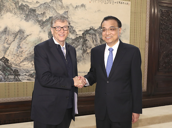 11月3日，国务院总理李克强在北京中南海紫光阁会见美国泰拉能源公司董事长、微软公司创始人比尔·盖茨。 新华社 图