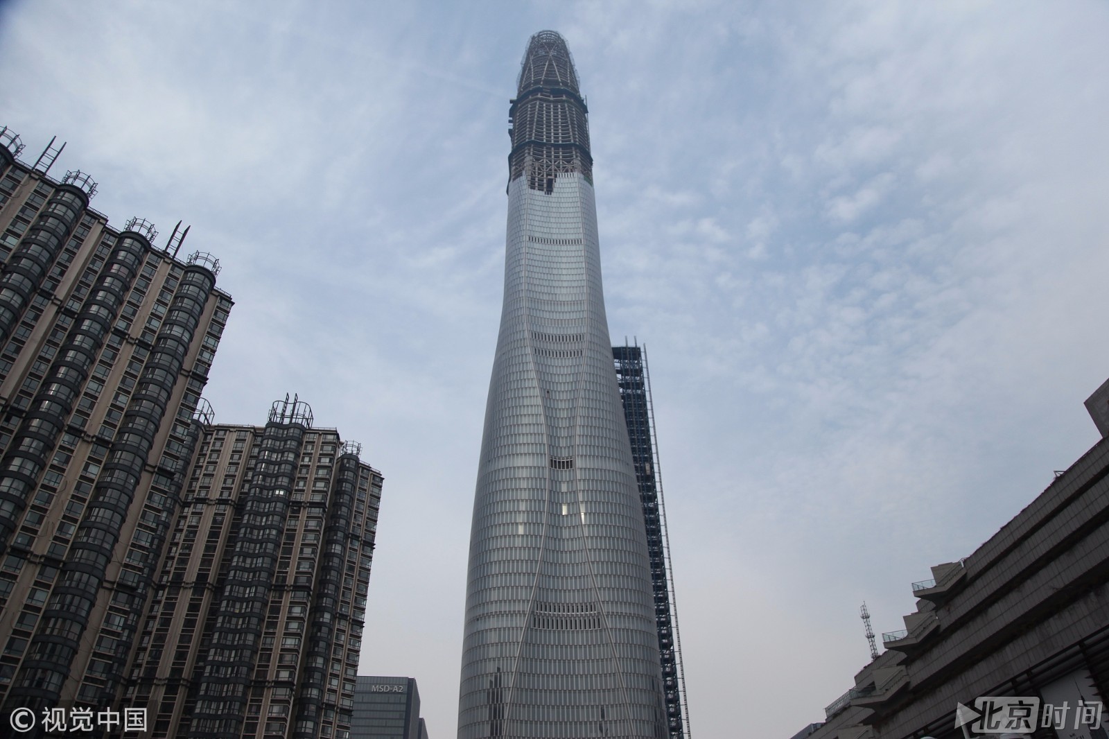 北方在建第一高楼“加冕” 530米：两天一层楼|周大福|天津|金融中心_新浪新闻