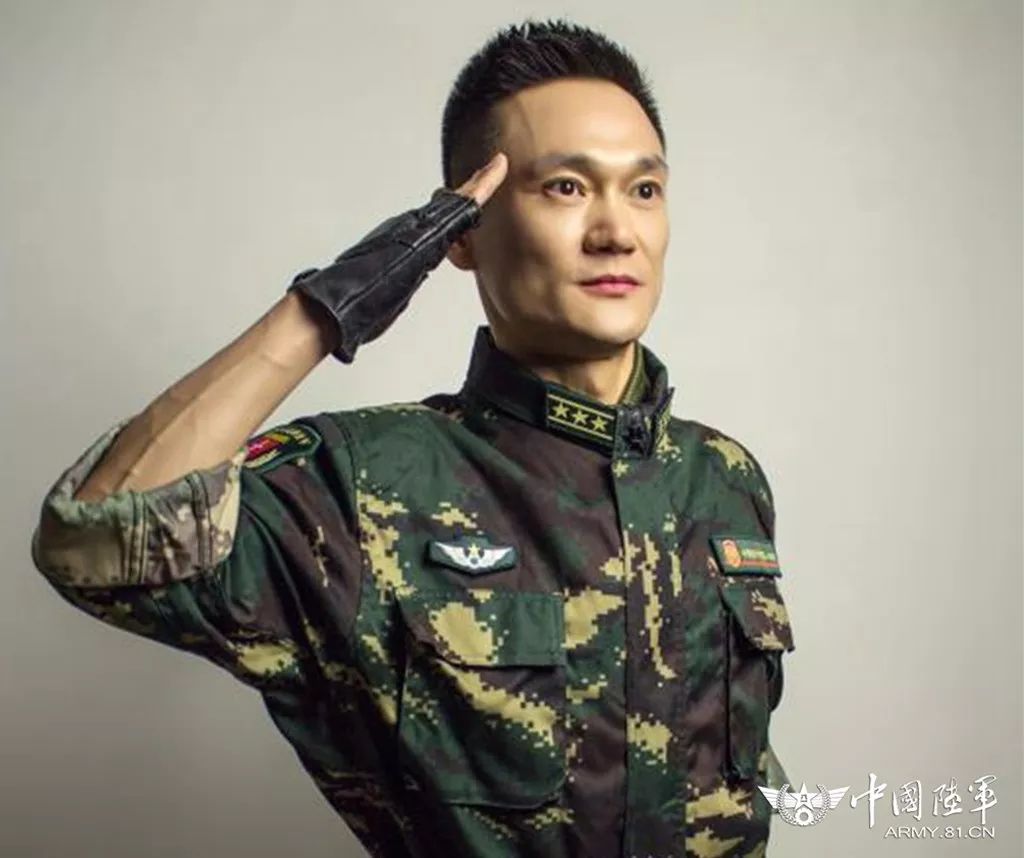 愿和您共铸大国的崛起 不忘初心 前仆后继 我愿将生命和您融于一体 力歌手简介：李建科，男，陆军驻北京