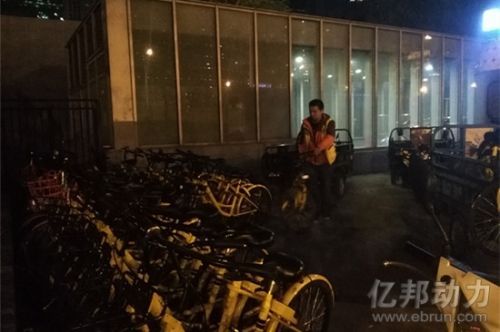 单车决战前夜: 把他们的车给我靠墙边 |摩拜|融