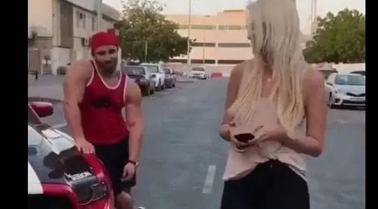 迪拜的大美女是你随便用个跑车就能勾搭走的？！