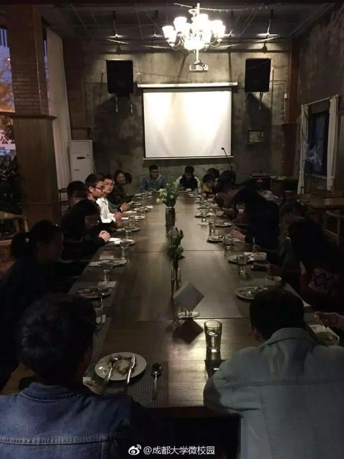 嫉妒使我面目全非!这家学校上课内容竟是吃!牛