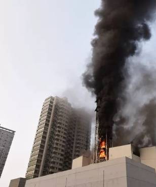 西安南门外百米烟囱起火原因初步判定,是否会