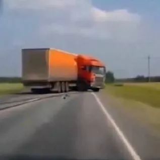 卡车漂移大合集，学会了你也是老司机！