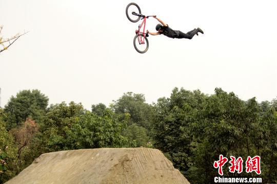 FISE世界极限运动巡回赛成都站比赛收官|山地