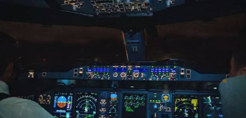 纽约飞广州,南航长途客机突然空中放油43吨,改