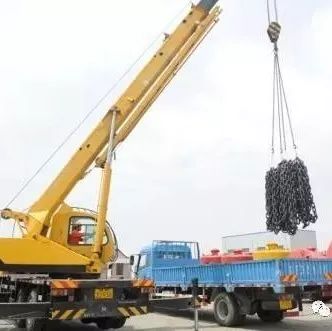 一看就是老司机，只要一个动作，吊车钱都省了