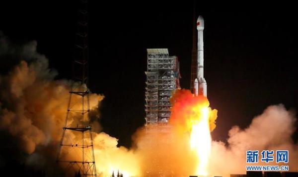 11月5日19时45分，我国在西昌卫星发射中心用长征三号乙运载火箭，成功发射两颗北斗三号全球组网卫星。 新华社 图