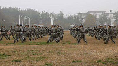 练习刺杀操,是为掌握在实战中的刺杀技能,并在训练中培养勇敢顽强的