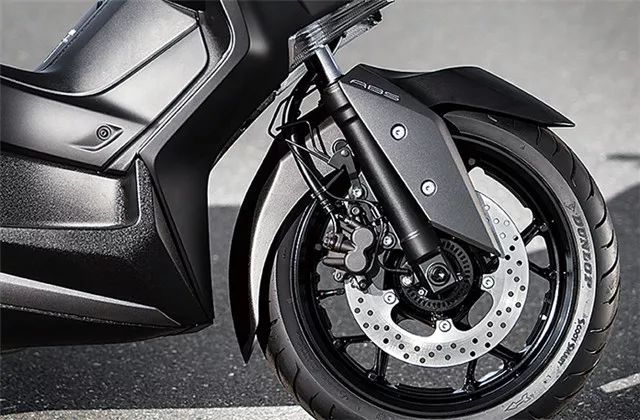 雅马哈发布2018款XMAX 250 ABS