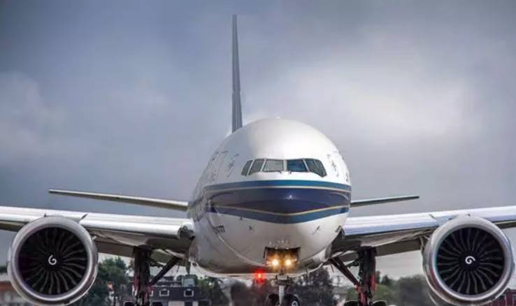 纽约飞广州,南航长途客机突然空中放油43吨,改