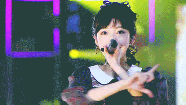 渡边麻友毕业演唱会:虚幻而完整的梦境|渡边麻