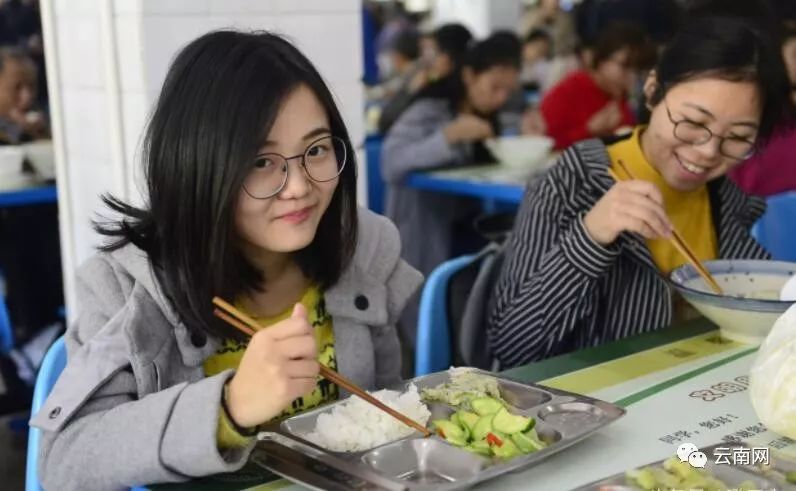 年过去了 这里的一碗米线依然只卖2.2元 云南这