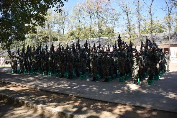 视频 | 这首军营版《我们不一样》,送给新战友!