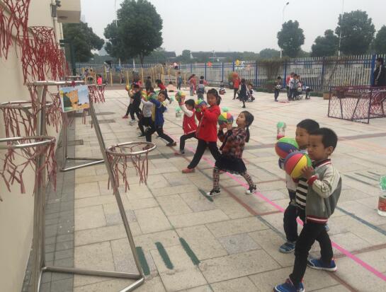 一把椅子,幼儿园男老师带孩子玩转课堂|轮胎|珍