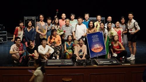 牙科医生举债4千万办蓬蒿剧场:3个诊所换来1个