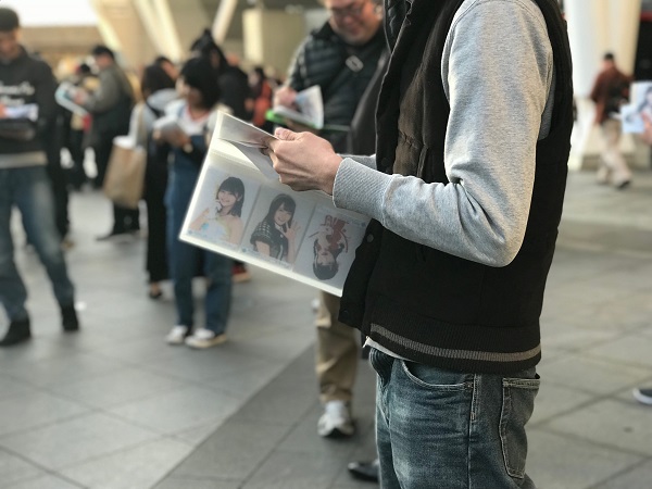 渡边麻友毕业演唱会:虚幻而完整的梦境|渡边麻