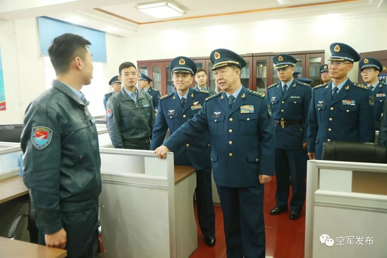 空军政委于忠福到北部战区空军宣讲十九大精神高举思想旗帜坚定维护