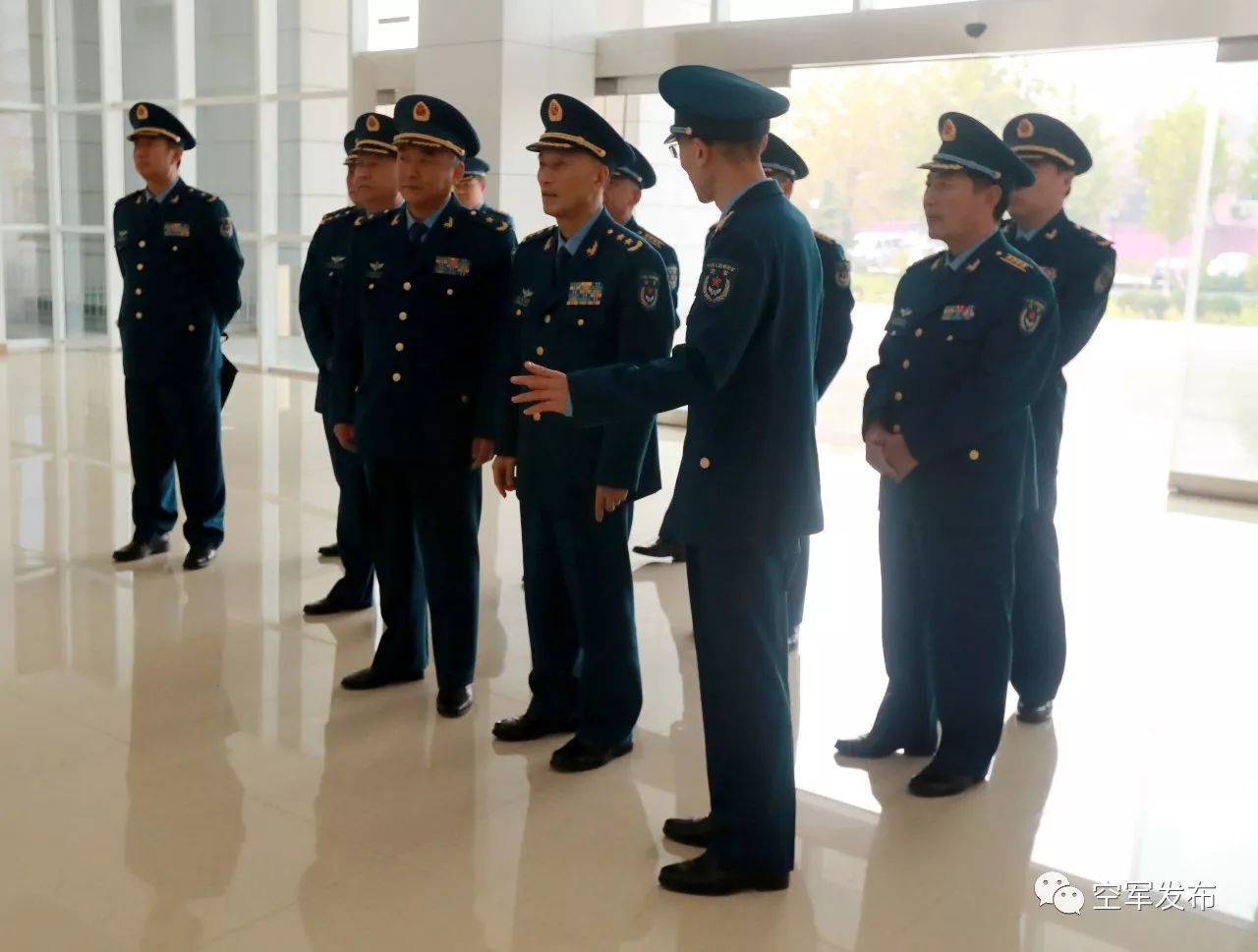 空军司令员丁来杭到空军研究院宣讲十九大精神:牢固确立习近平强军思想指导地位,努力推动空军建设奋进新时代奔向现代化!|空军|司令员|奋进_新浪军事_新浪网