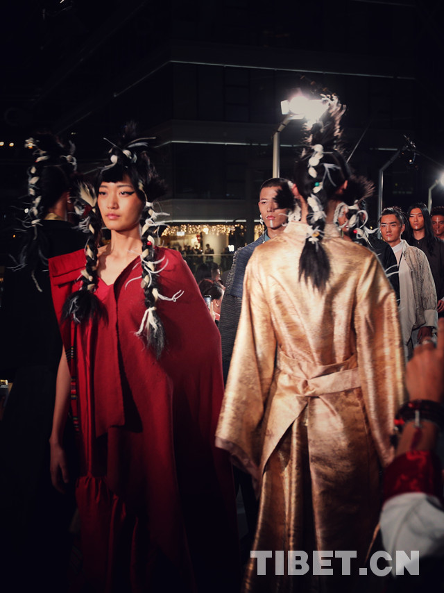 藏风秀|看她们如何让传统服饰走向国际舞台|马