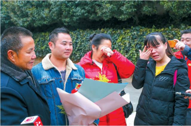 6岁贵州娃贪玩一个人坐车走失流落到昆 24年后