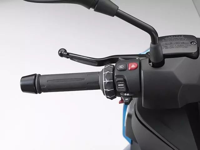 宝马最便宜单杠踏板C400X上市,坐高775MM配