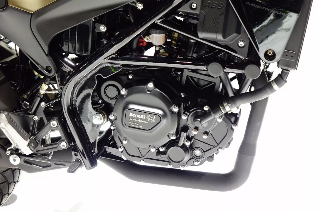 【米兰展】贝纳利TRK 251、幼狮250、752S、