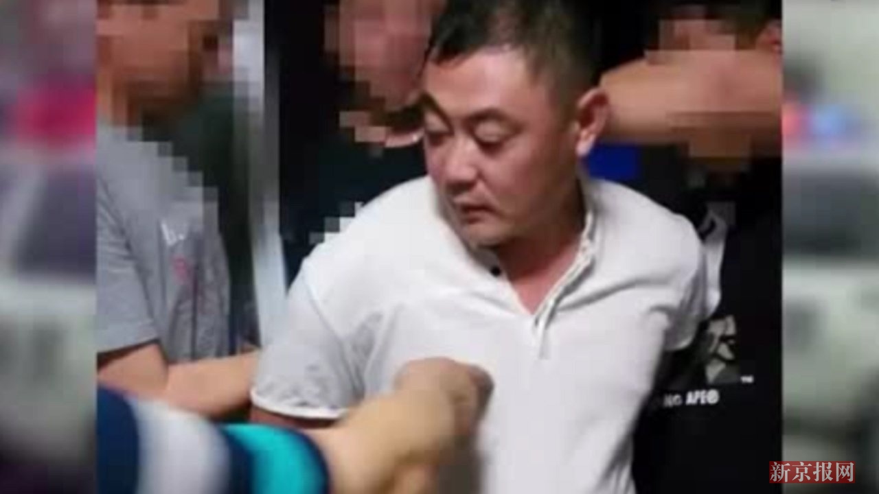3D:辽宁运钞车司机抢走600万被判15年 其母称