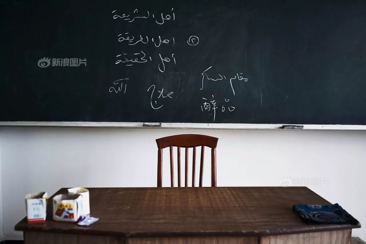 去中东留学，学费3000还很安全丨看见