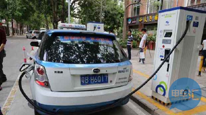 深圳将铺设7000个充电桩 有望填补充电桩缺口