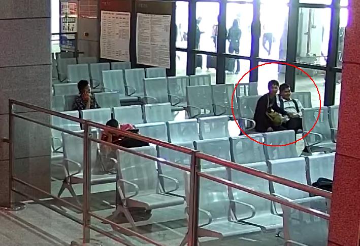 广西车站频现自动售票机吞币 铁警提醒新型盗