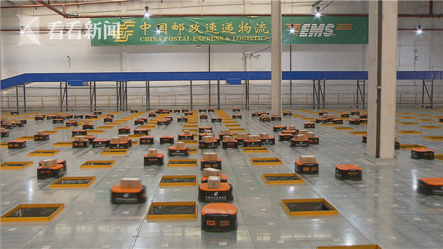 视频|自动分拣黑科技:呆萌机器人很聪明|机器人