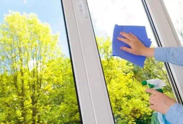 家里玻璃怎么擦最干净?用这几个方法简单又方