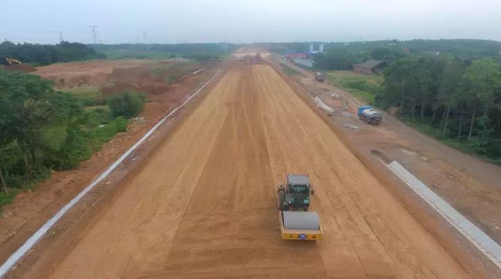 合安高铁首段路基交验,时速350公里,2019年竣