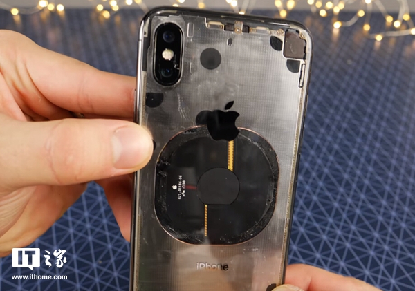 苹果iPhone X全透明版欣赏:制造过程堪称惨烈