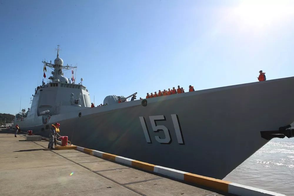 郑州舰起航赴泰国参加东盟成立50周年国际舰队检阅活动