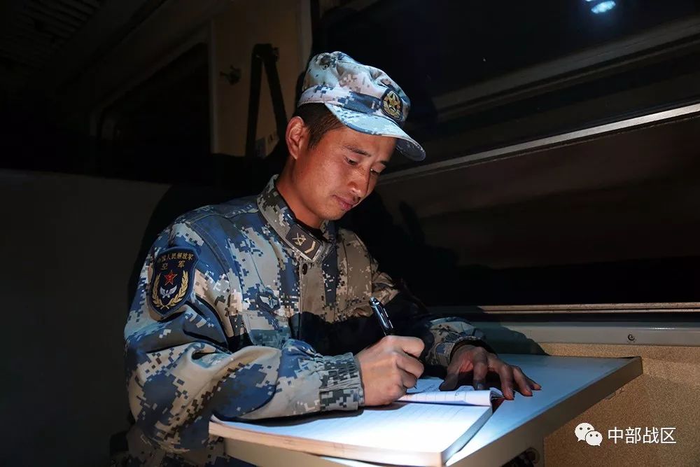 中部战区空军地导某旅:千里归建,课堂跟着车轮