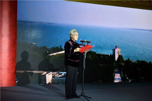 金马影帝黄渤自曝家族酒事、民间品酒师品出