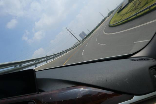 广州车展前夕,玛吉斯配套最新上市荣威RX3,为