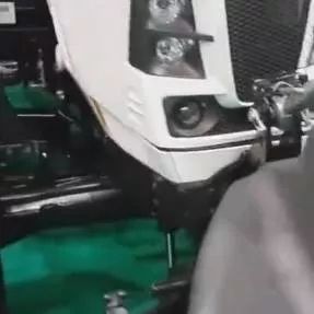 比跑车还贵的兰博基尼拖拉机，看到内饰的一刻才知道有多霸气